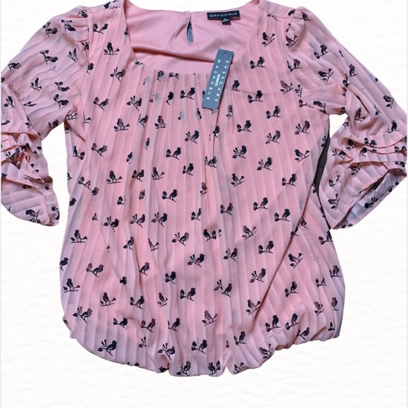 Sara Michelle Blouse in Blush - New with Tag - Size Small - Picture 9 of 9